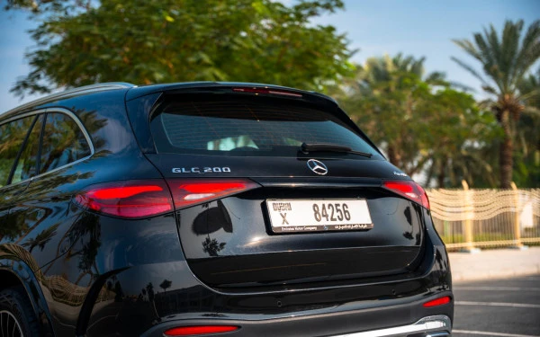 Zwart Mercedes GLC 200 SUV Photo 10