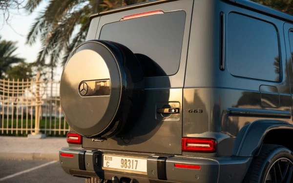 Grey Mercedes G63 AMG Photo 4