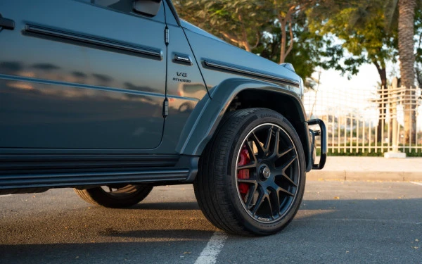 Grey Mercedes G63 AMG Photo 5