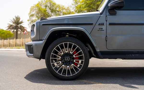 Grey Mercedes G63 AMG Photo 2