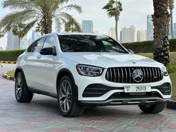 White Mercedes AMG GLC 43 Photo 5