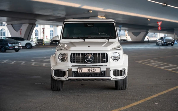 White Mercedes G63 AMG Photo 17