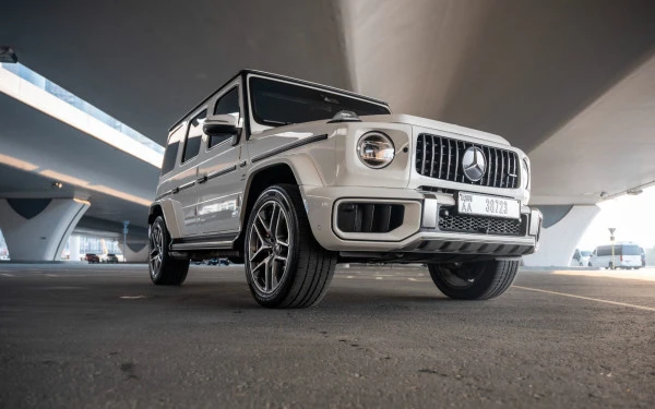 White Mercedes G63 AMG Photo 19