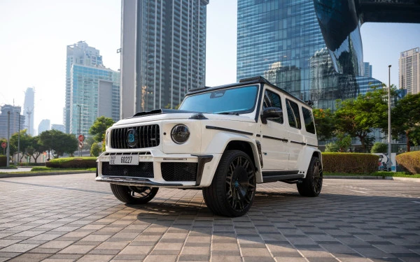 White Mercedes G63 Brabus Kit Photo 6
