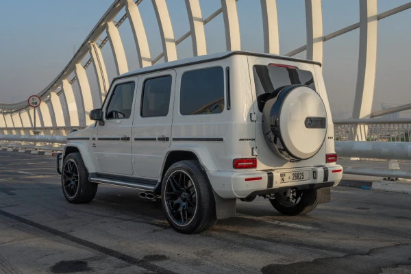 White Mercedes G63 AMG Photo 3